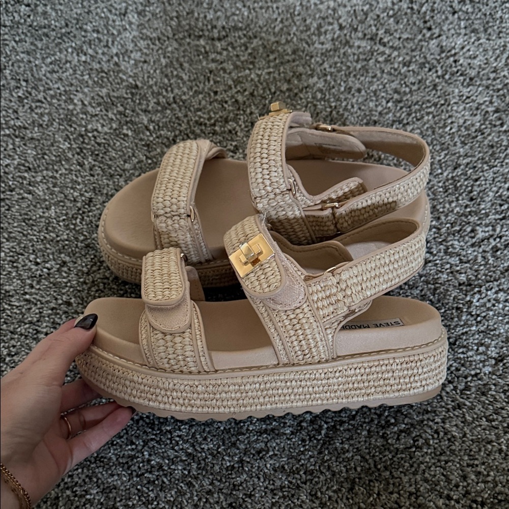 Steve Madden Tan Platform Sandals